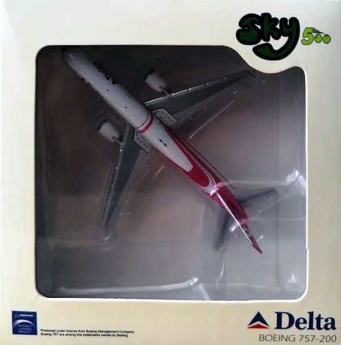Sky500 Delta Air Lines - Boeing B 757-232 - 1:500 - N610DL Breast Cancer Awareness